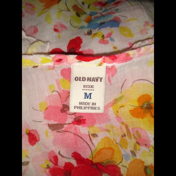 OLD NAVY Floral Sleeveless Blouse - Picture 4 of 6